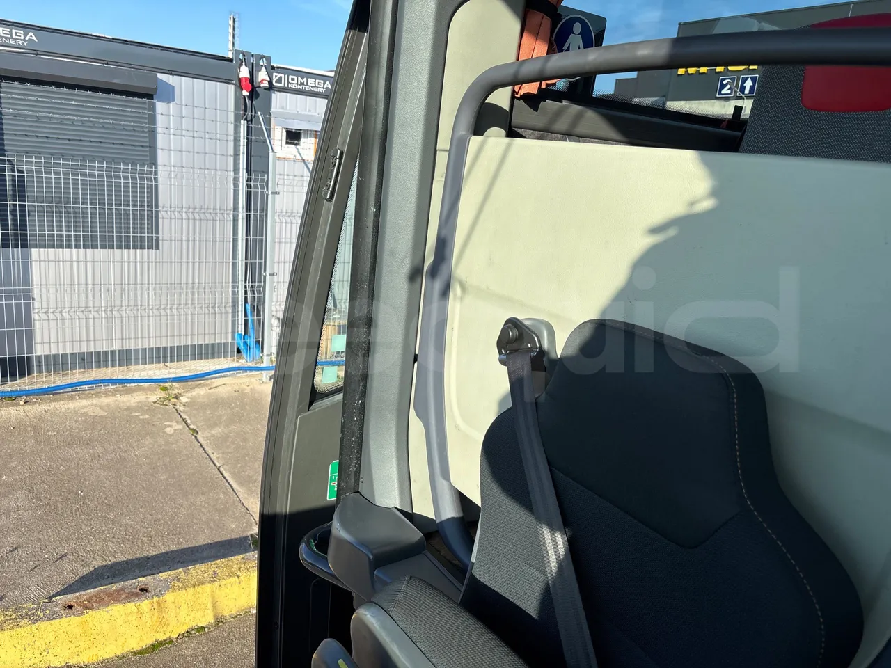 Vdl Futura FHD2 129/300 - EUR6 - 300kW - hostes microphone accessories photo