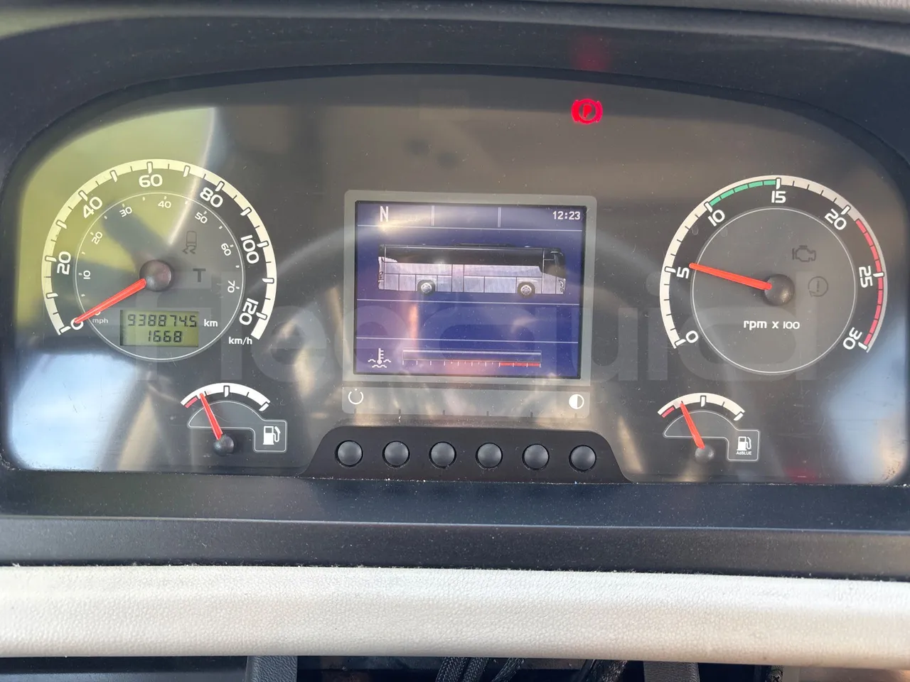 Vdl Futura FHD2 129/300 - EUR6 - 300kW - dashboard lights on