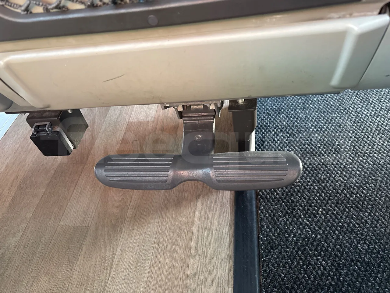 Vdl Futura FHD2 129/300 - EUR6 - 300kW - footrest detail photo