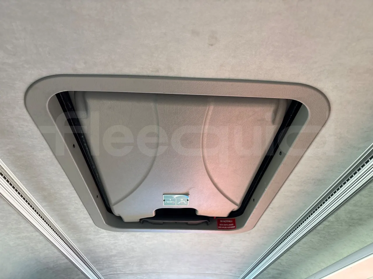 Vdl Futura FHD2 129/300 - EUR6 - 300kW - roof hatch 2