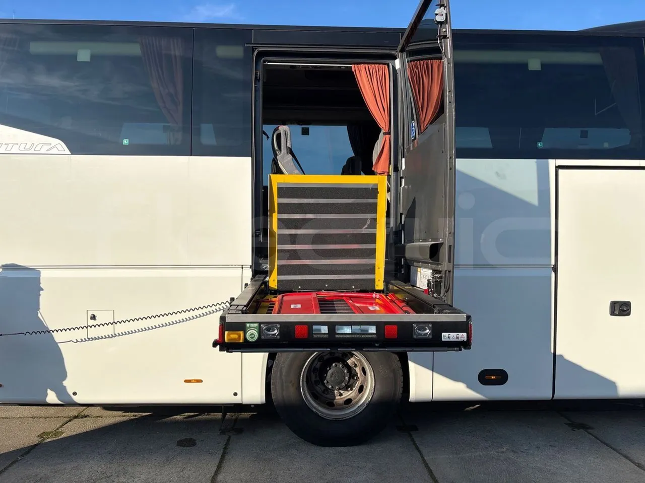 Vdl Futura FHD2 129/300 - EUR6 - 300kW - platform open photo