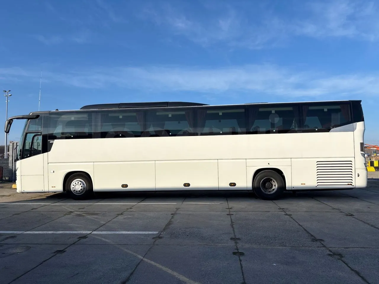 Vdl Futura FHD2 129/300 - EUR6 - 300kW - left side photo
