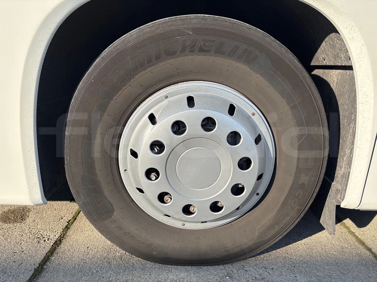 Vdl Futura FHD2 129/300 - EUR6 - 300kW - front left tire measurements