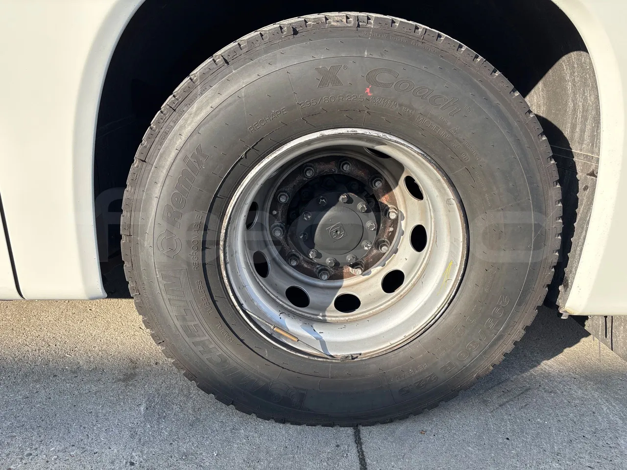 Vdl Futura FHD2 129/300 - EUR6 - 300kW - rear left tire photo