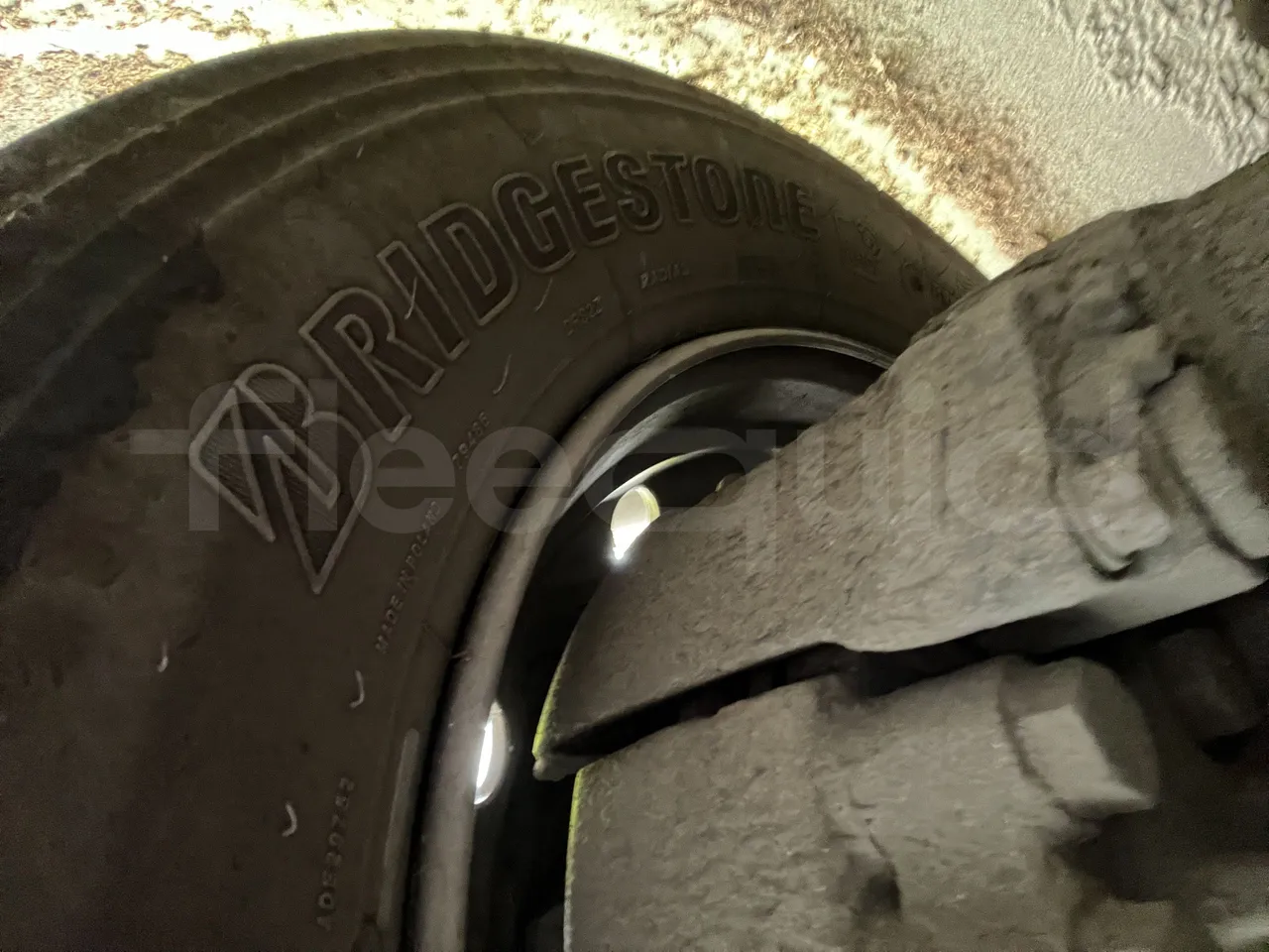 Iveco Heuliez Gx117 - Second Axle Discs Right Side