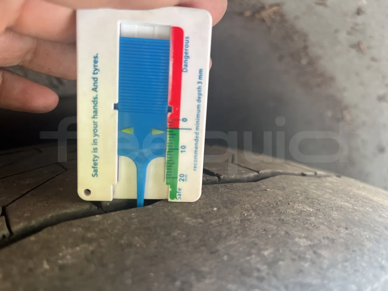 Iveco Heuliez Gx117 - First Axle Left Side: Tyre Thickness