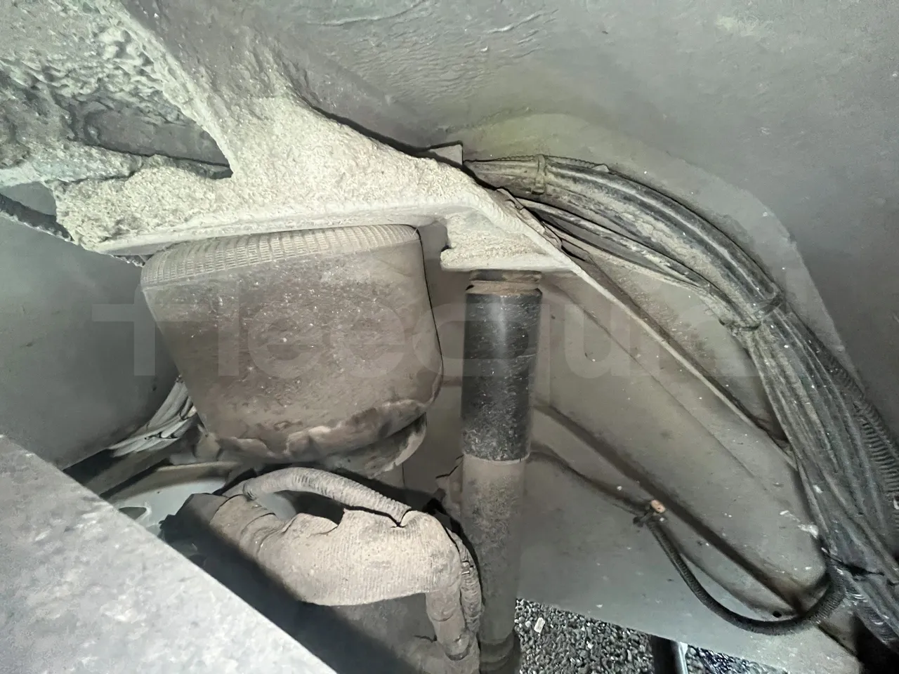 Iveco Heuliez Gx117 - First Axle Shock Absorbers Left Side