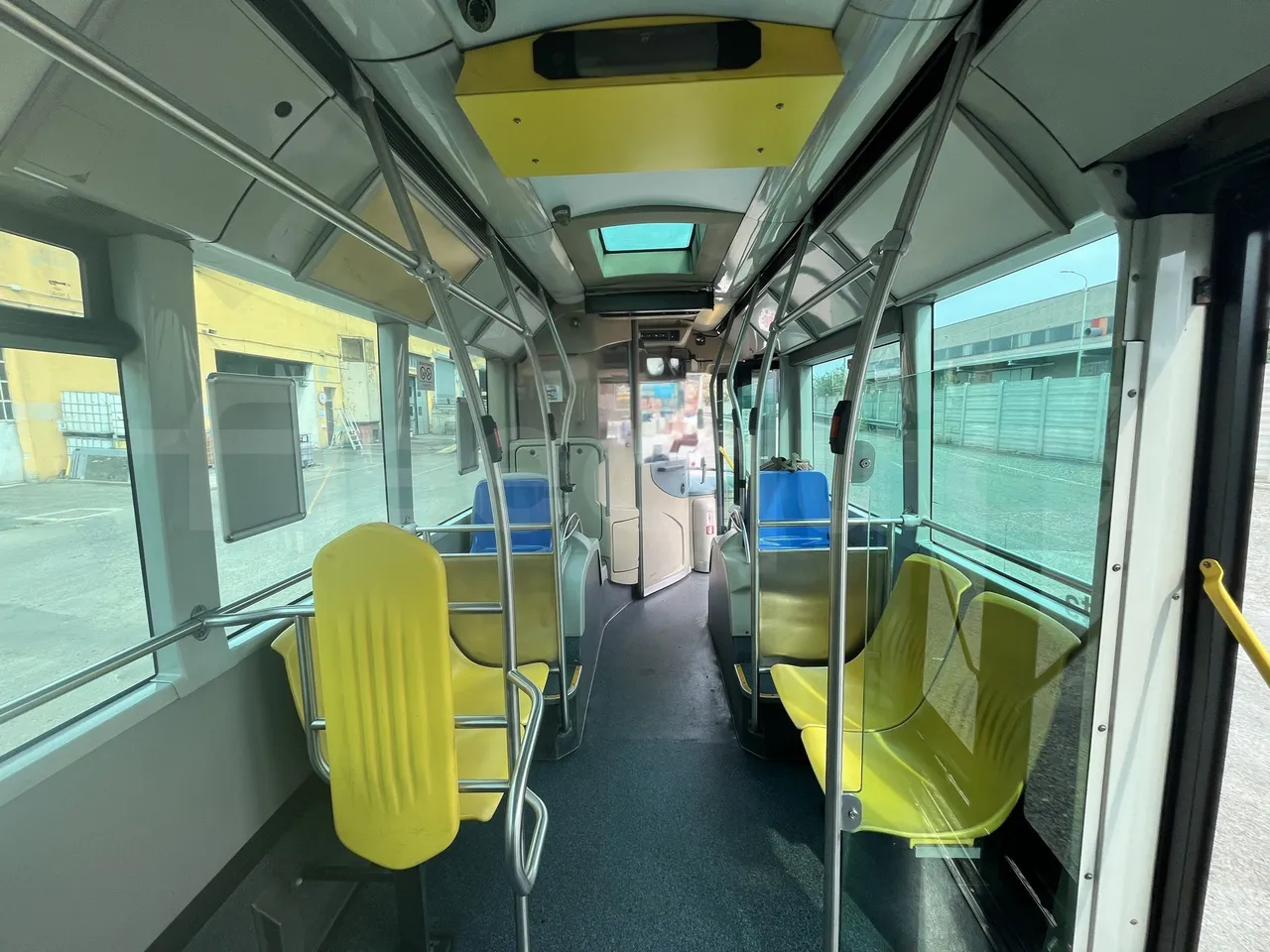 Iveco Heuliez Gx117 - Forward Seats From Middle Position