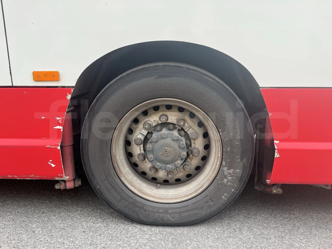 Iveco Heuliez Gx117 - Second Axle Left Side: Complete Wheel