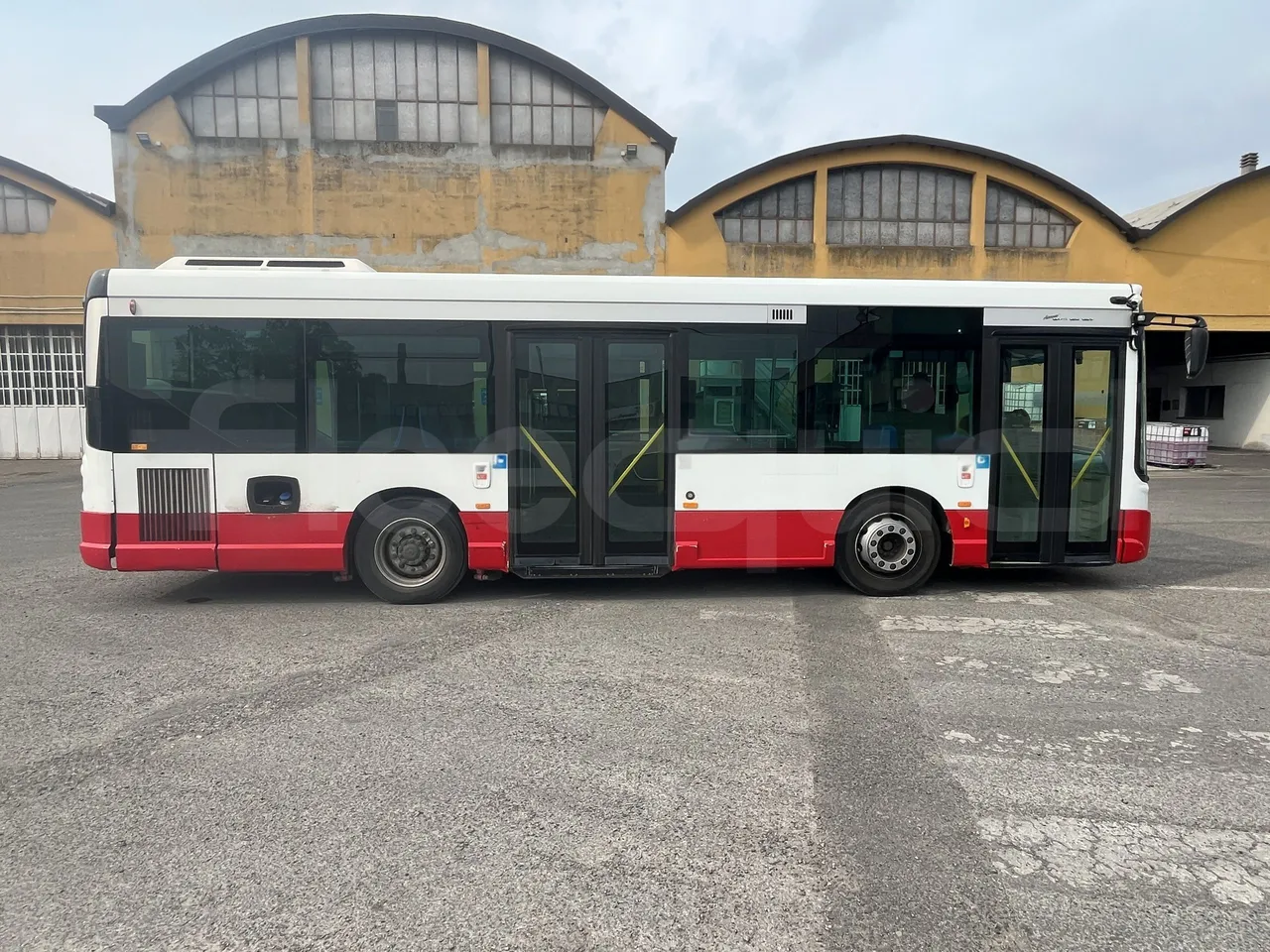 Iveco Heuliez Gx117 - Right Side