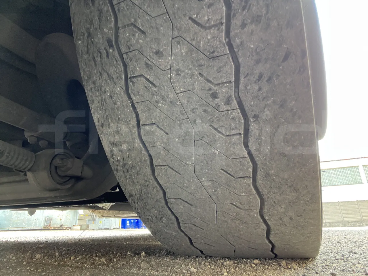 Iveco Heuliez Gx117 - First Axle Left Side: Tyre Tread