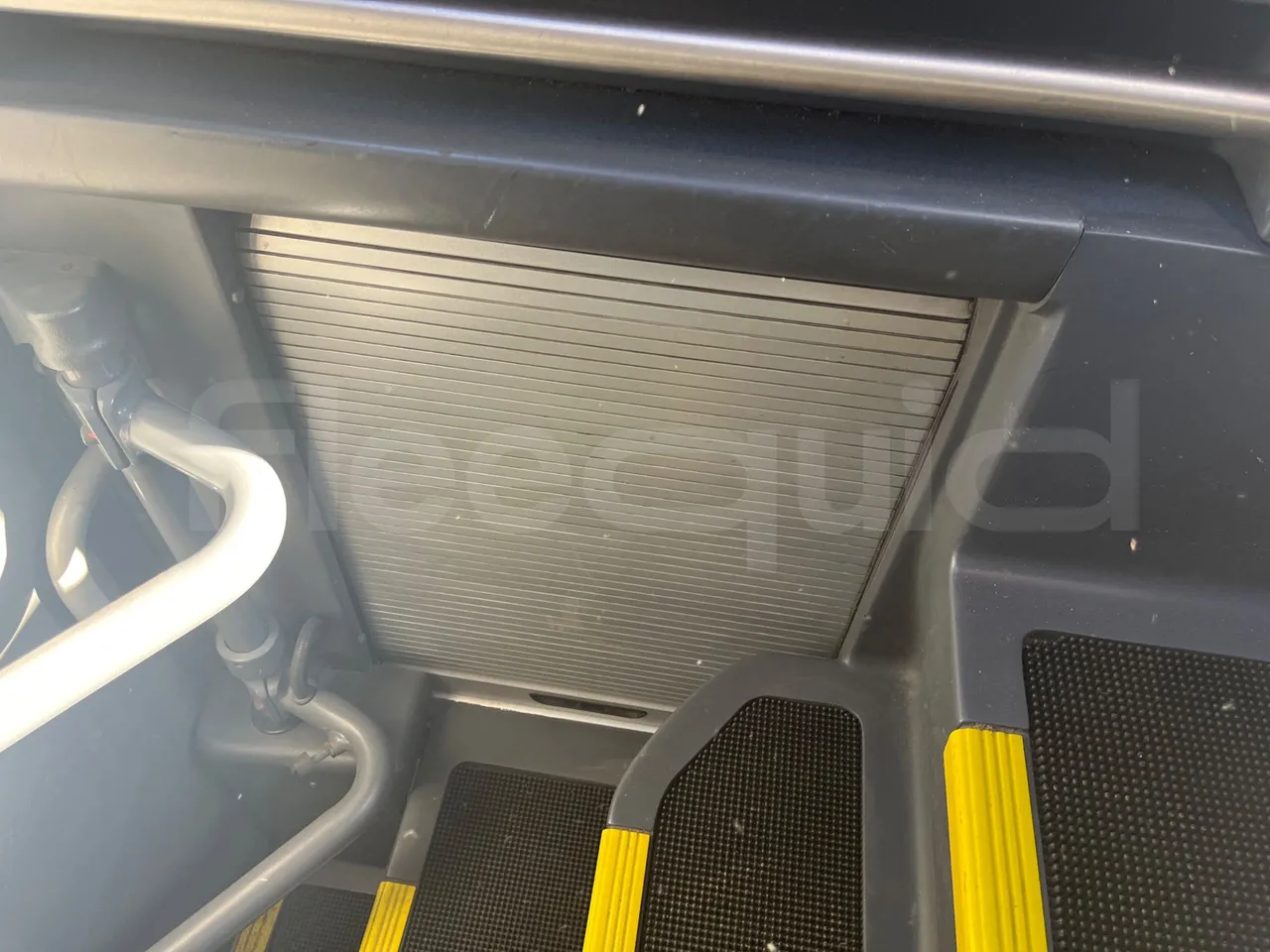 Man Lion's Coach R07 - Euro5 - 294kW - 12mt - seat brackets photo