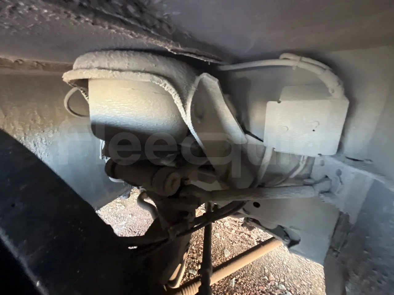 Man Lion's Coach R07 - Euro5 - 294kW - 12mt - front air springs right