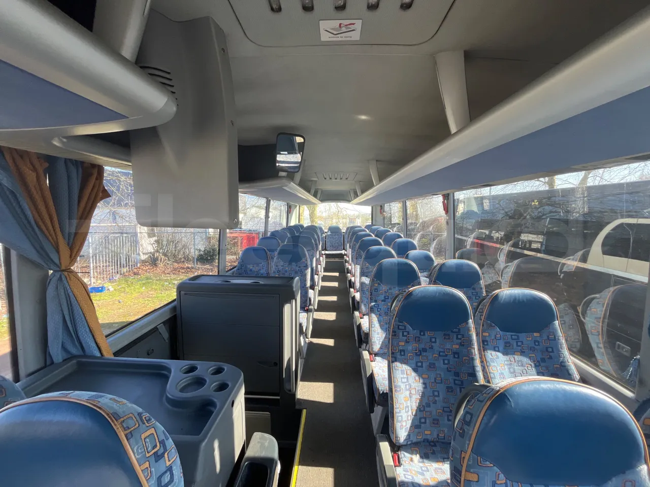 Man Lion's Coach R07 - Euro5 - 294kW - 12mt - reverse view middle aisle