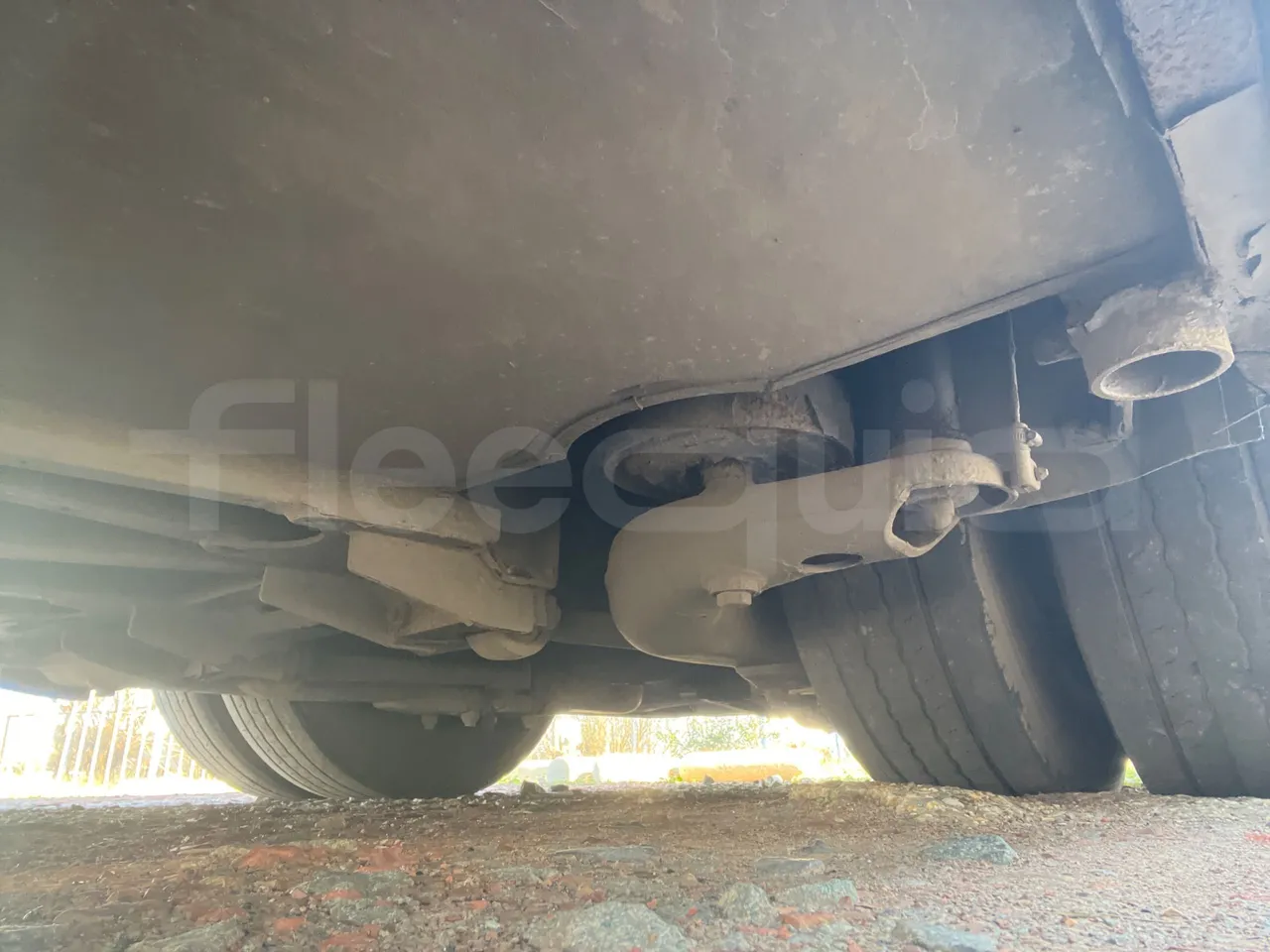 Man Lion's Coach R07 - Euro5 - 294kW - 12mt - axle 2 shock absorbers 1 right