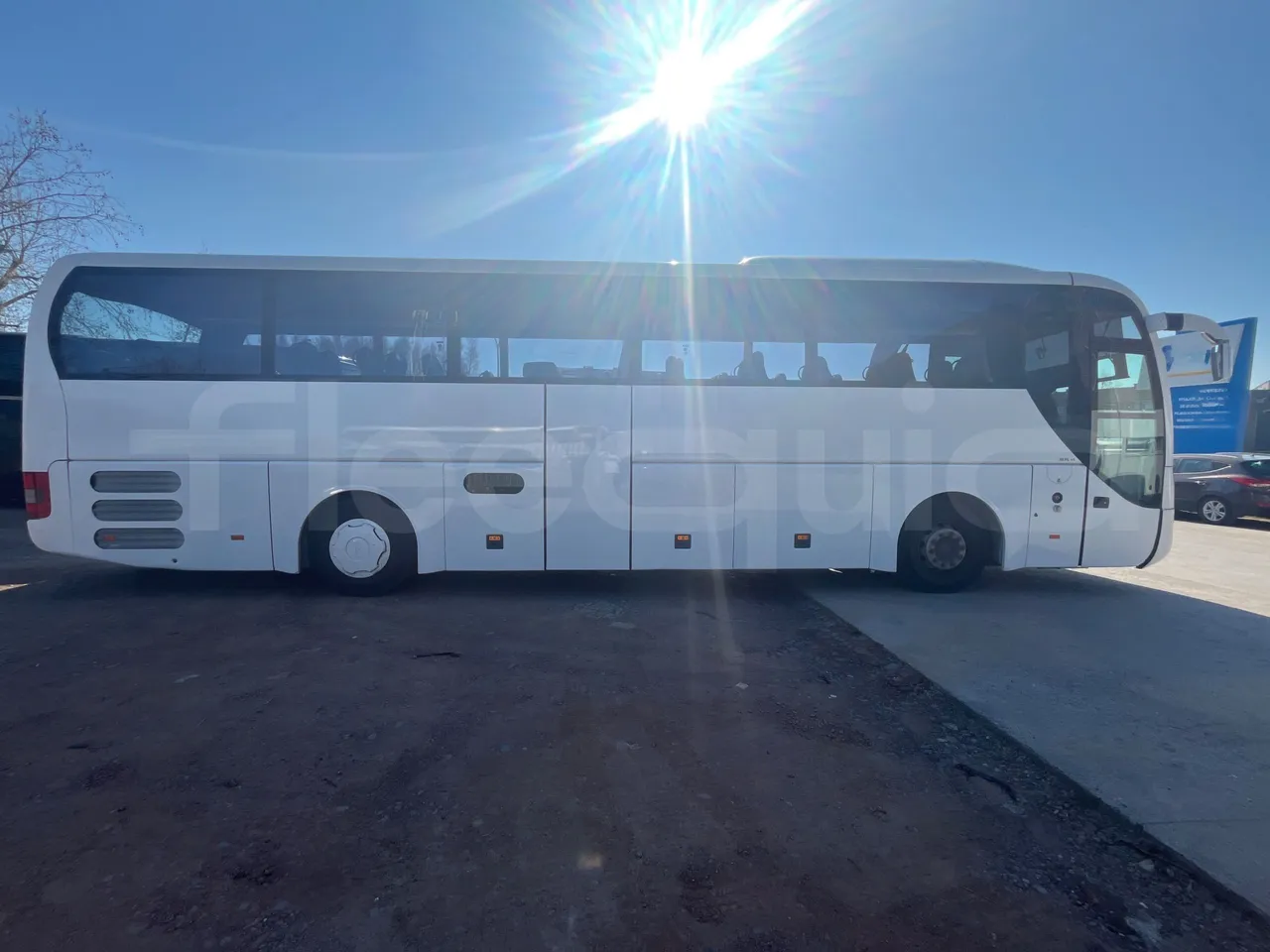 Man Lion's Coach R07 - Euro5 - 294kW - 12mt - right side doors closed