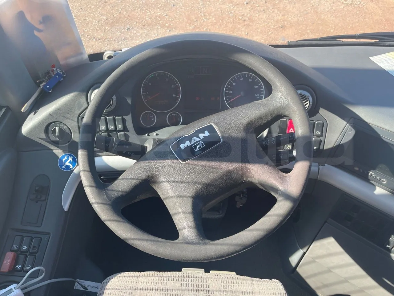 Man Lion's Coach R07 - Euro5 - 294kW - 12mt - steering wheel photo