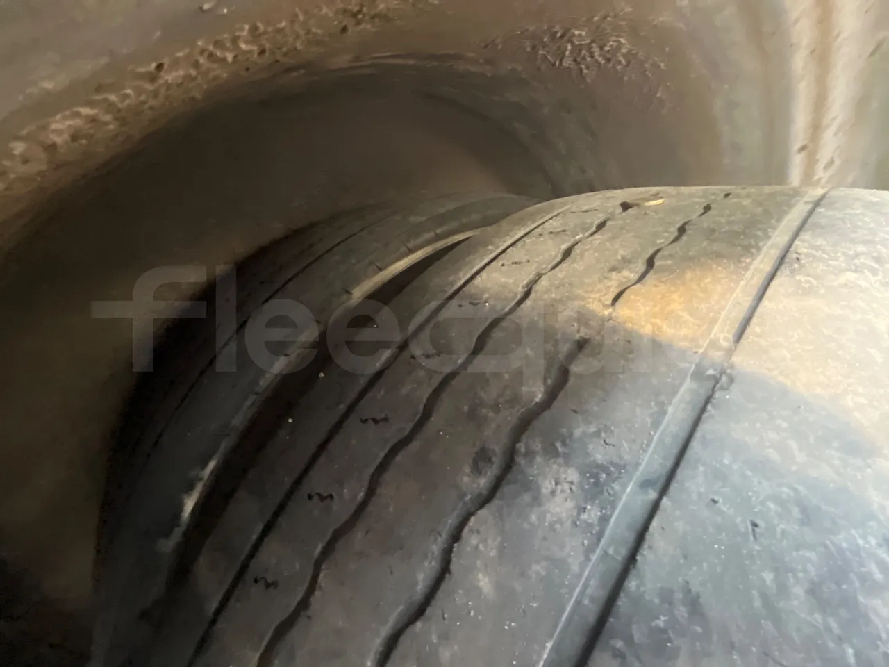 Man Lion's Coach R07 - Euro5 - 294kW - 12mt - rear left tire photo