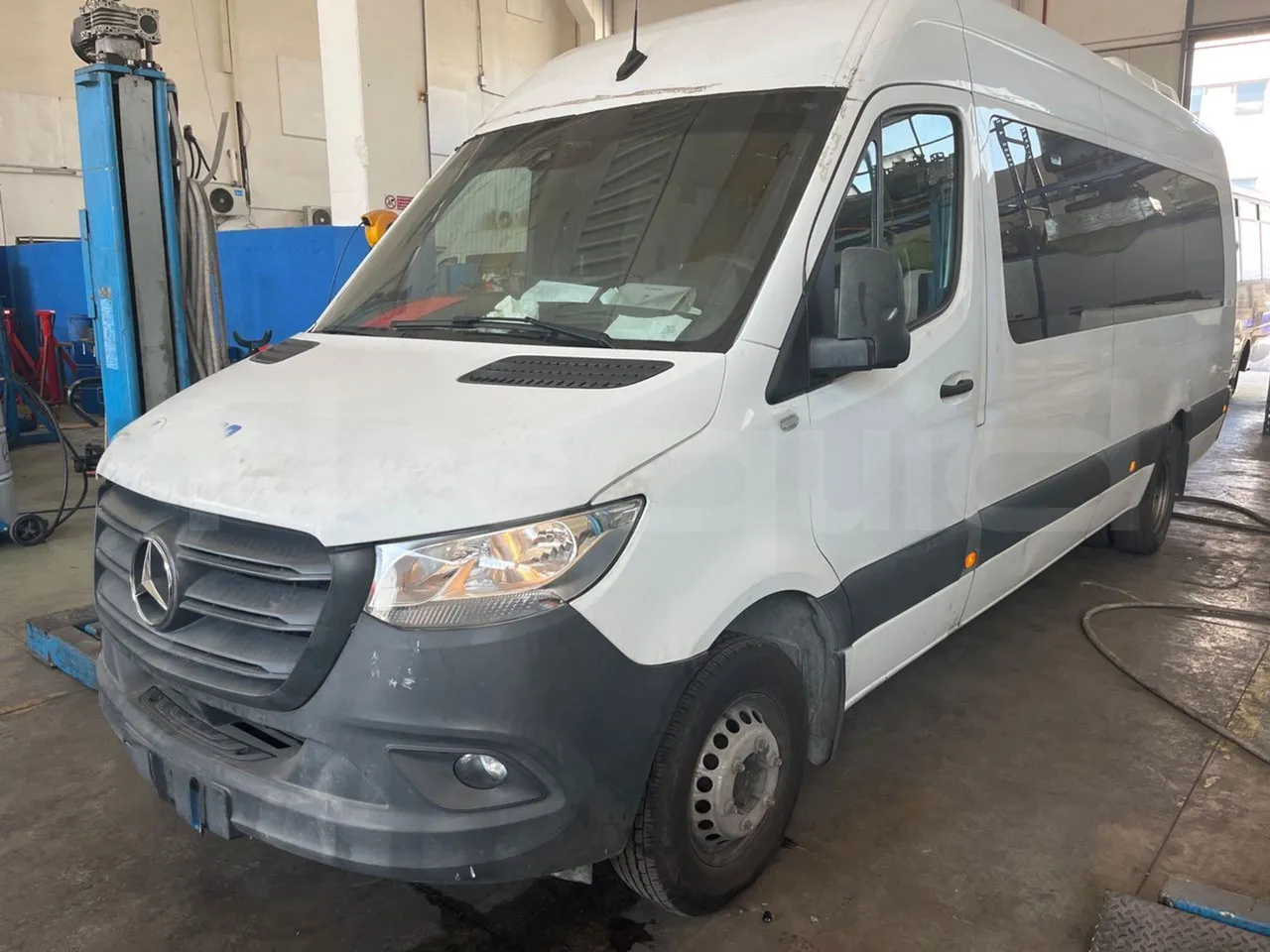 Mercedes-Benz Sprinter 906BB50-EUR6 -120kW -7.367m - 3/4 front left (mandatory for bus to scrap)