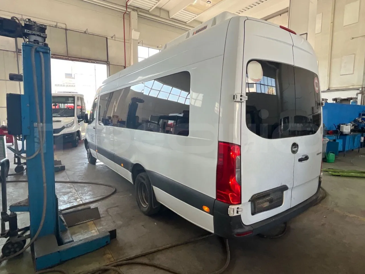 Mercedes-Benz Sprinter 906BB50-EUR6 -120kW -7.367m - 3/4 left rear side