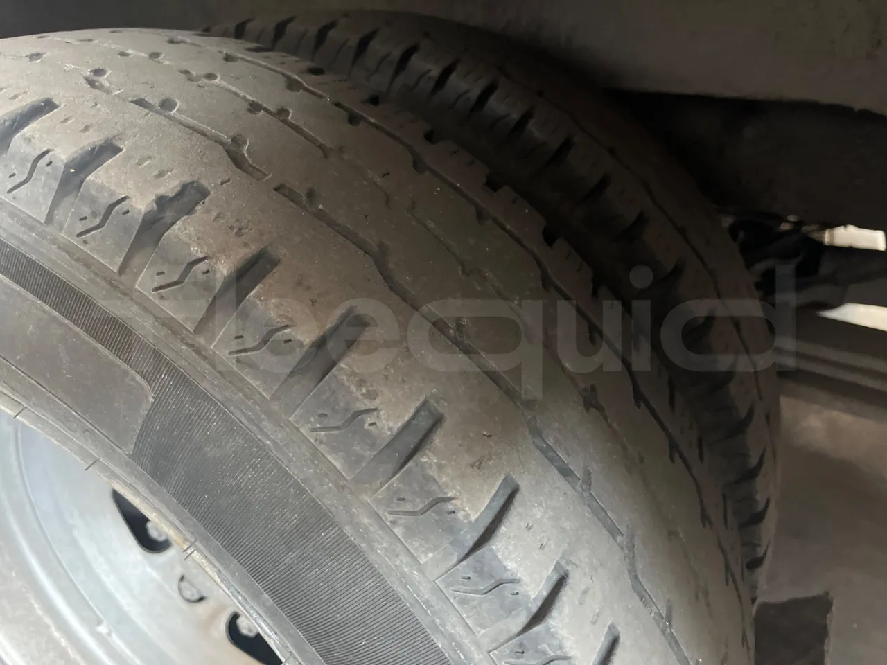 Mercedes-Benz Sprinter 906BB50-EUR6 -120kW -7.367m - tread condition front tires left
