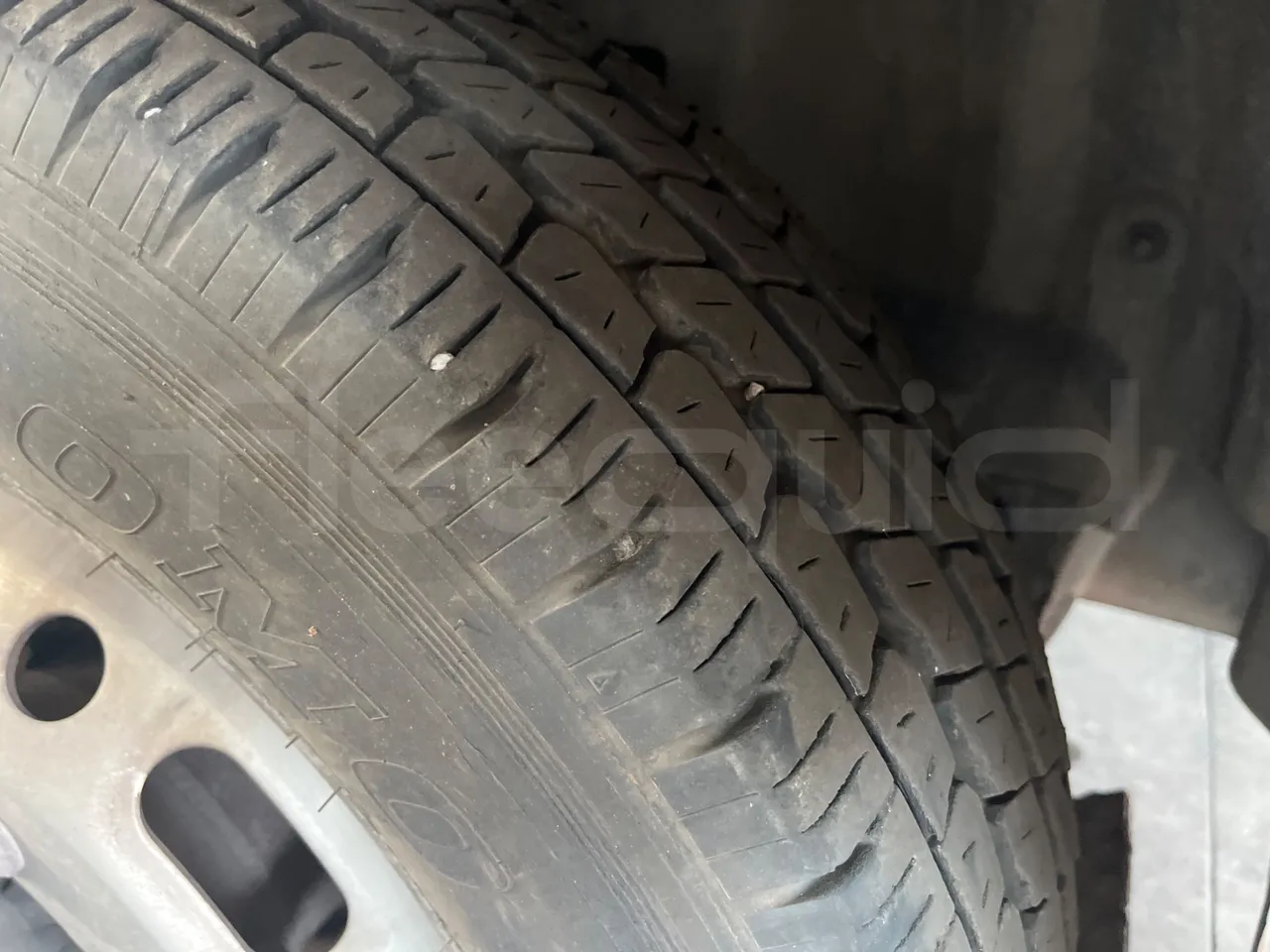 Mercedes-Benz Sprinter 906BB50-EUR6 -120kW -7.367m - tread condition front tires right
