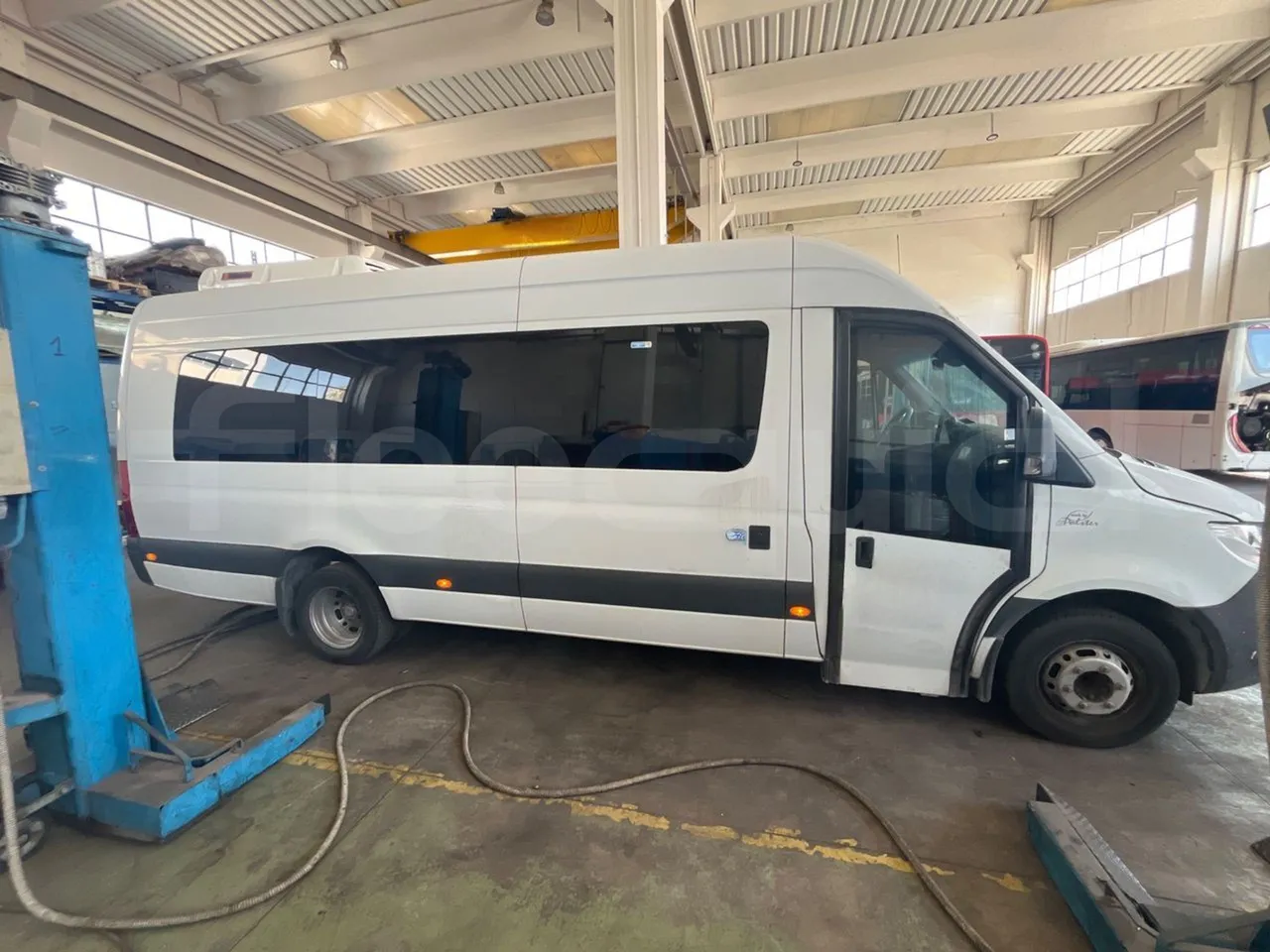 Mercedes-Benz Sprinter 906BB50-EUR6 -120kW -7.367m - right side doors closed