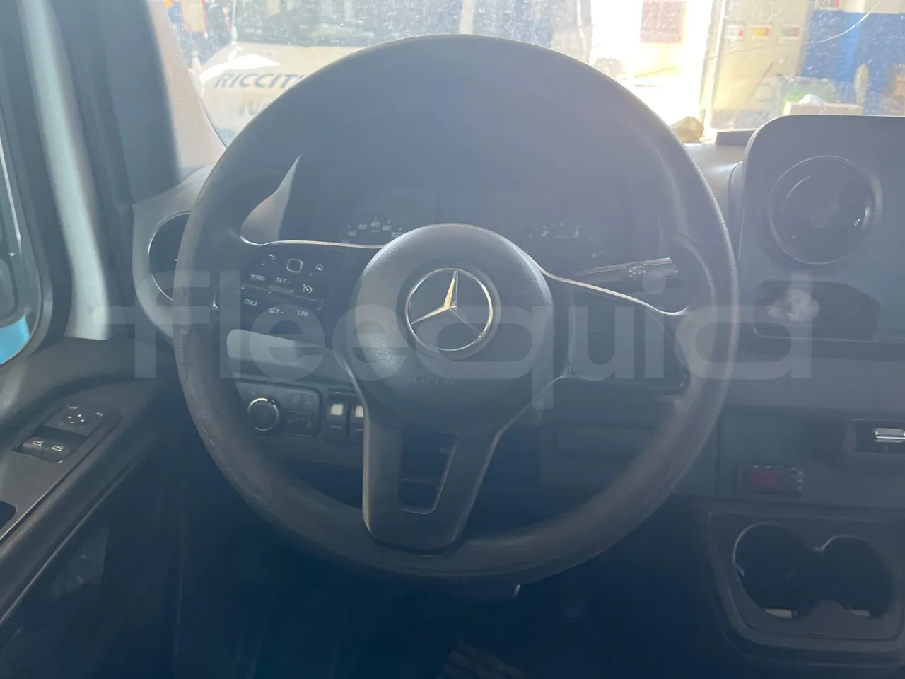 Mercedes-Benz Sprinter 906BB50-EUR6 -120kW -7.367m - steering wheel photo