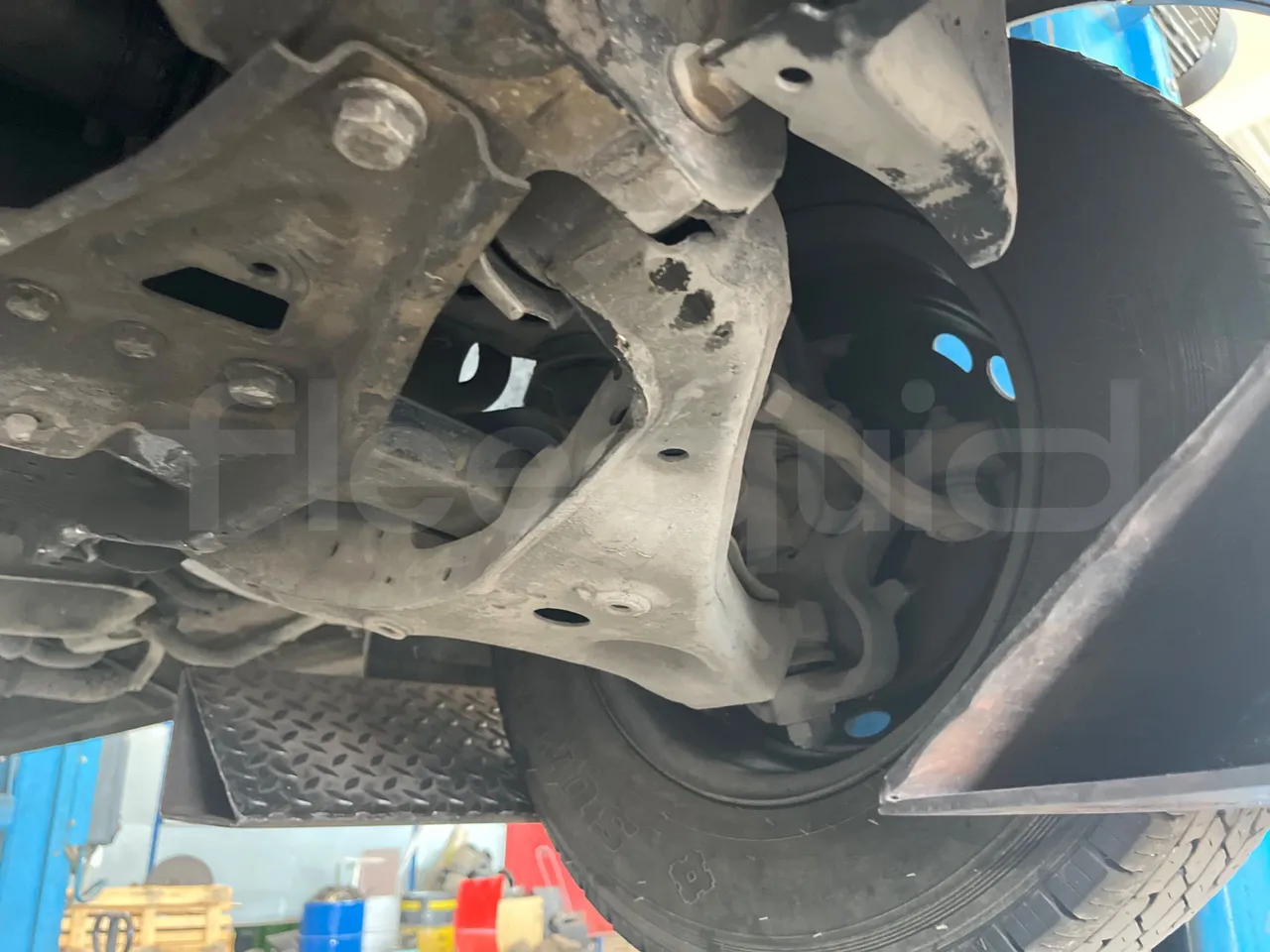Mercedes-Benz Sprinter 906BB50-EUR6 -120kW -7.367m - front axle left side