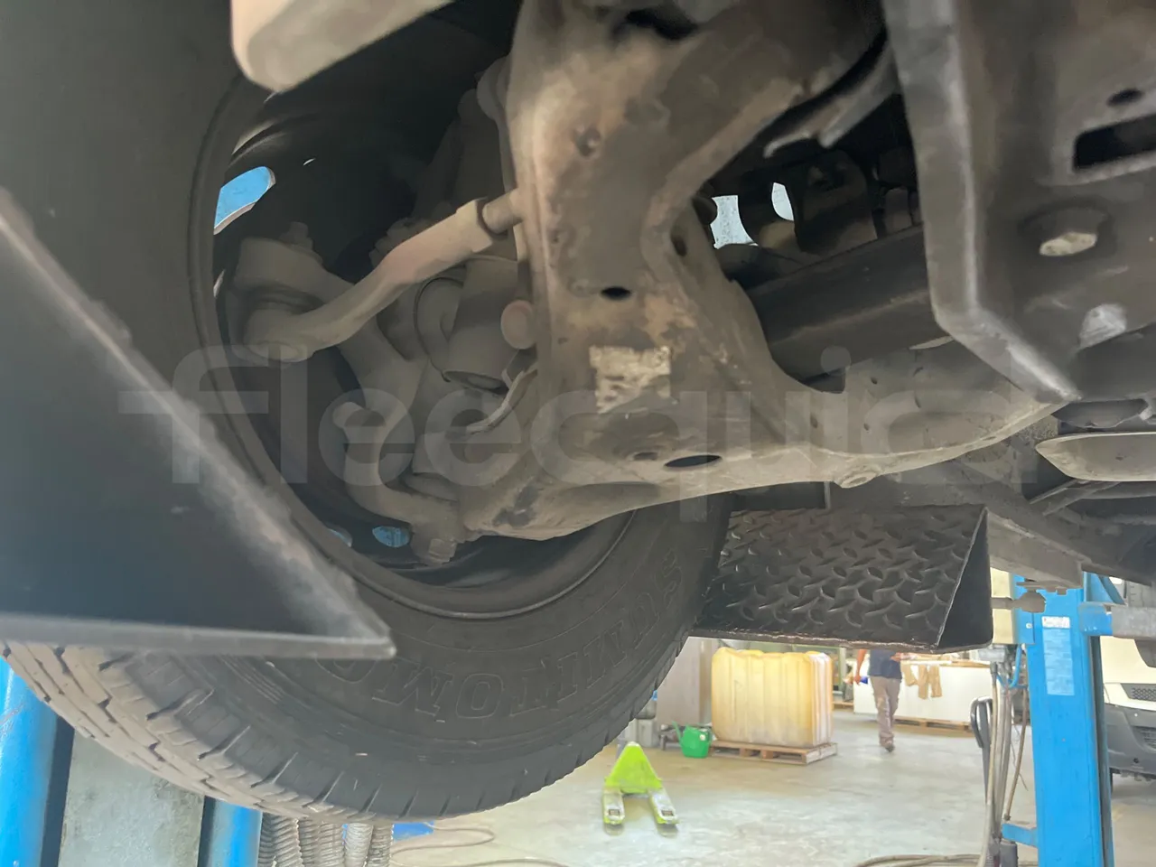 Mercedes-Benz Sprinter 906BB50-EUR6 -120kW -7.367m - front axle right side