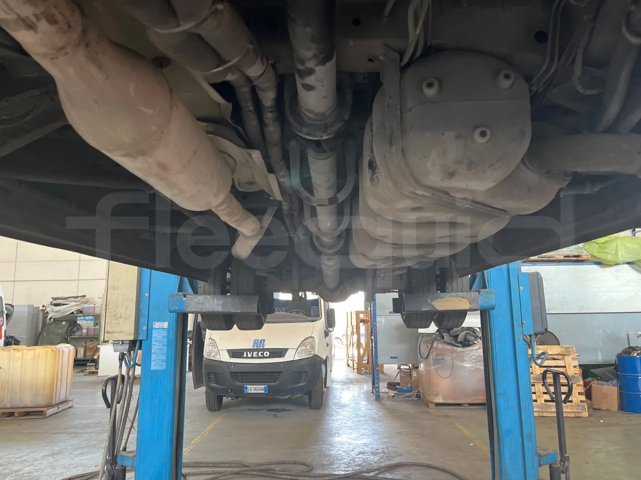 Mercedes-Benz Sprinter 906BB50-EUR6 -120kW -7.367m - central undercarriage photo
