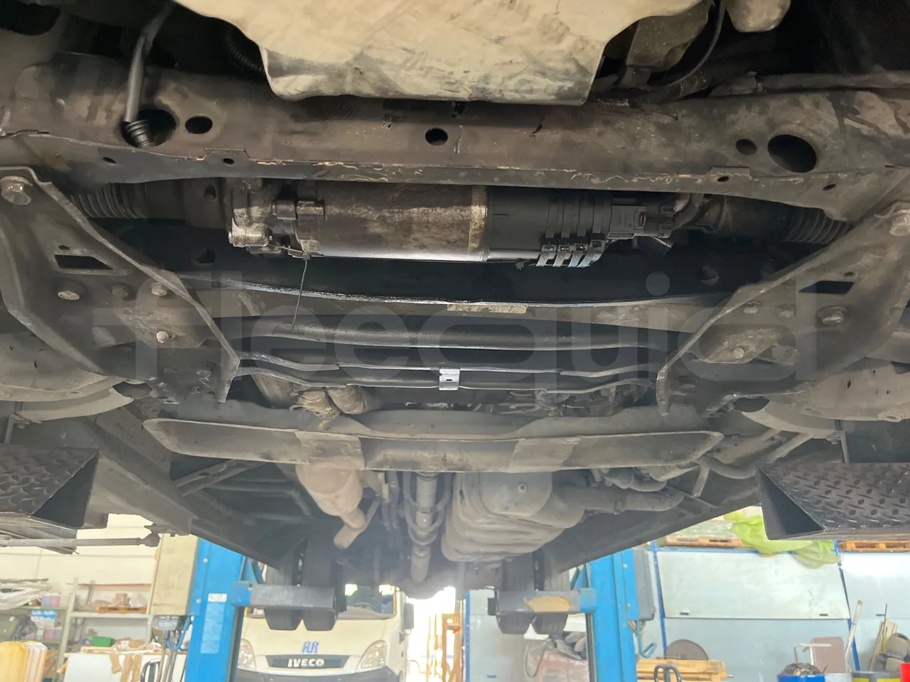 Mercedes-Benz Sprinter 906BB50-EUR6 -120kW -7.367m - front undercarriage from front