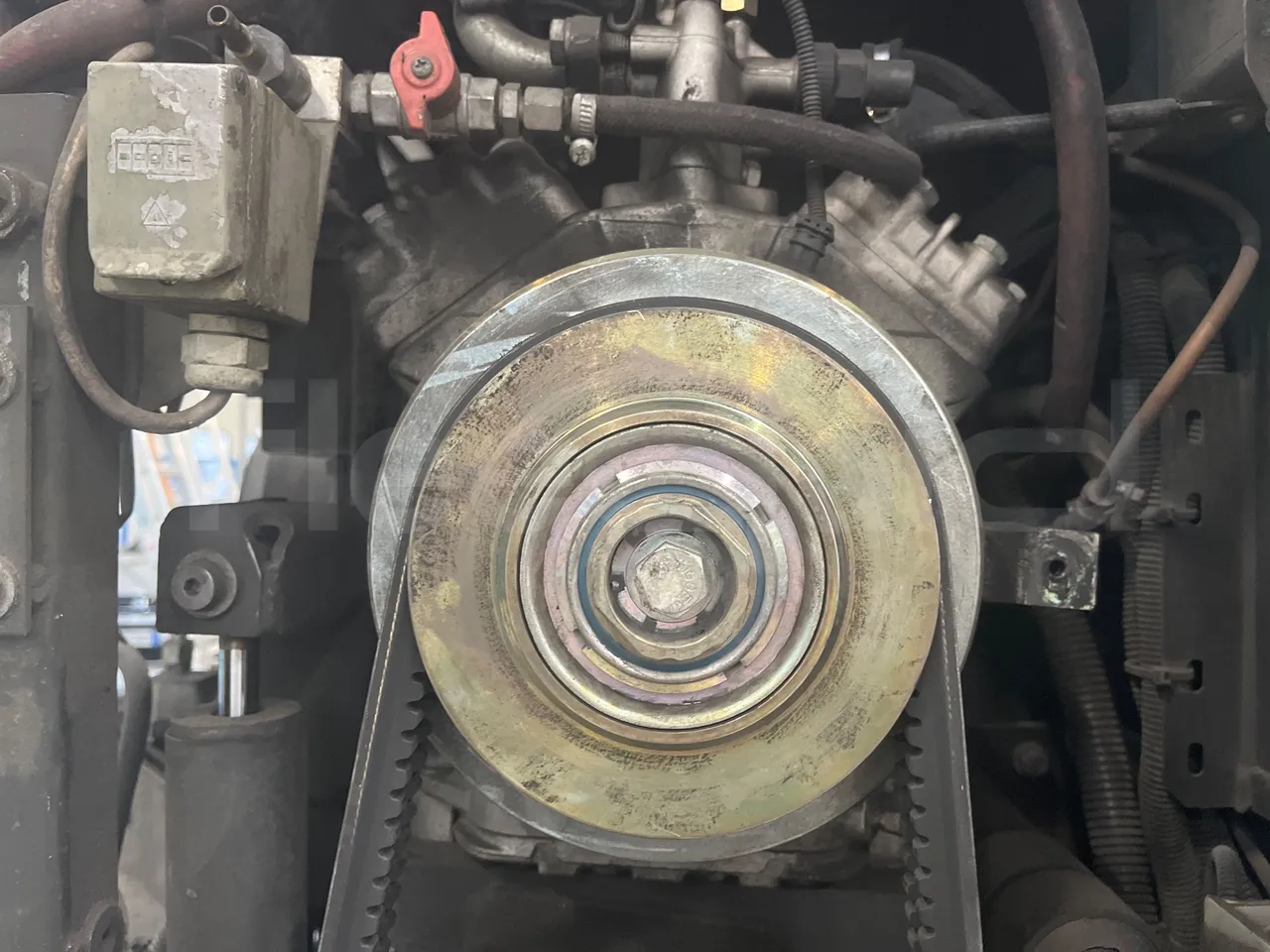 Iveco Citelis PS09D1/A/95 -EUR5 -213kW -11.990m - air conditioning compressor