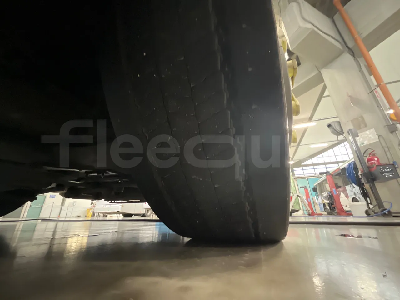 Iveco Citelis PS09D1/A/95 -EUR5 -213kW -11.990m - tread condition front tires right