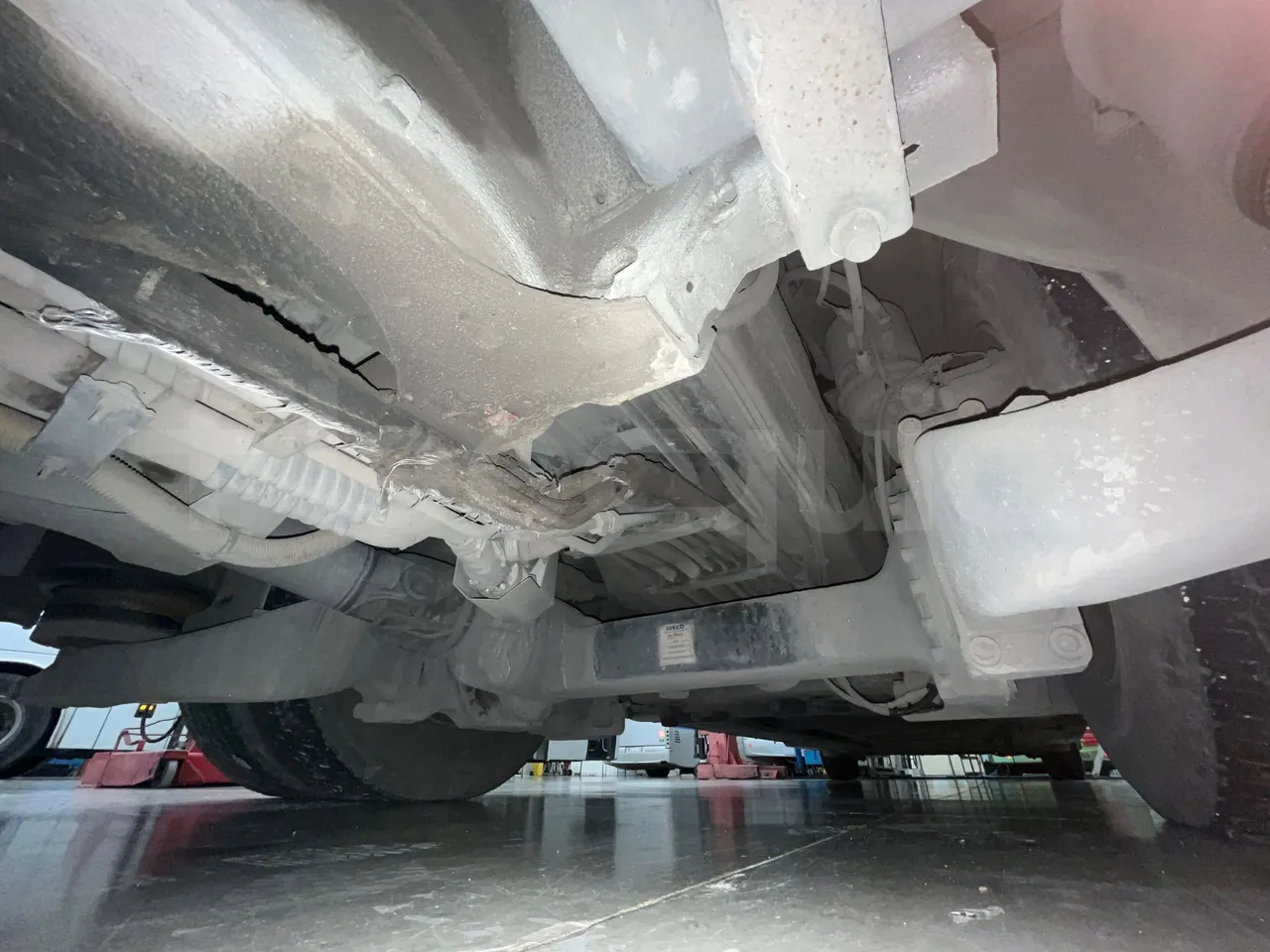 Iveco Citelis PS09D1/A/95 -EUR5 -213kW -11.990m - axel 3 leaf spring left