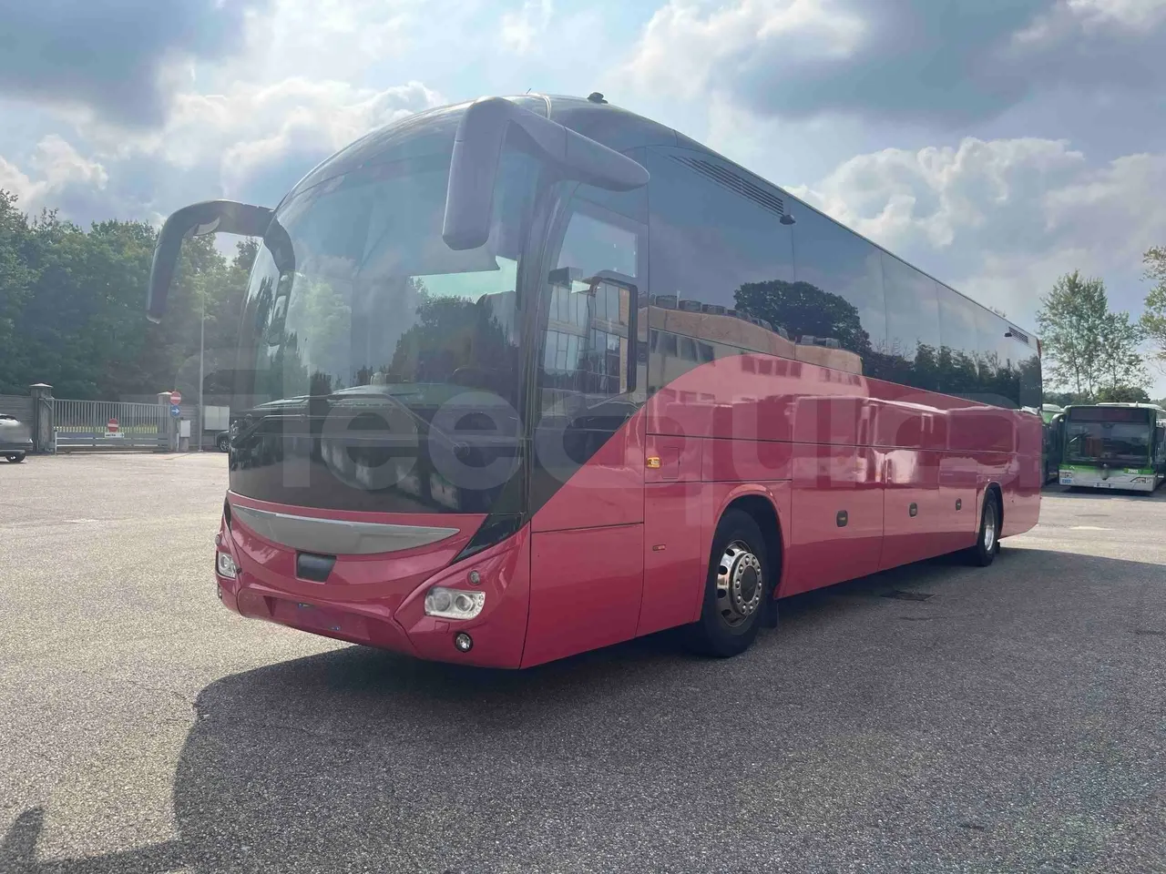 Iveco Magelys - 3/4 Front Left Side