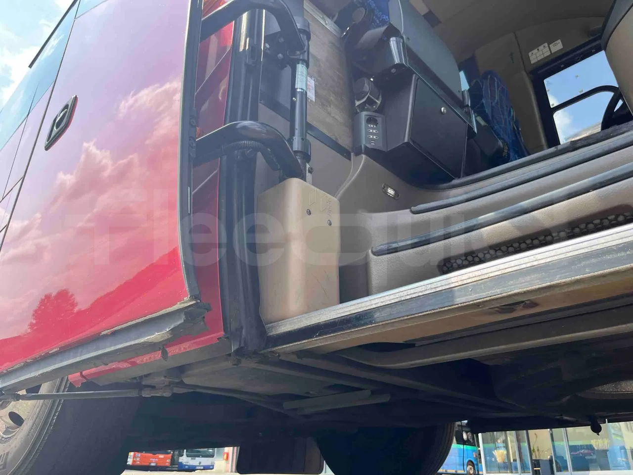 Iveco Magelys - Door Mechanism