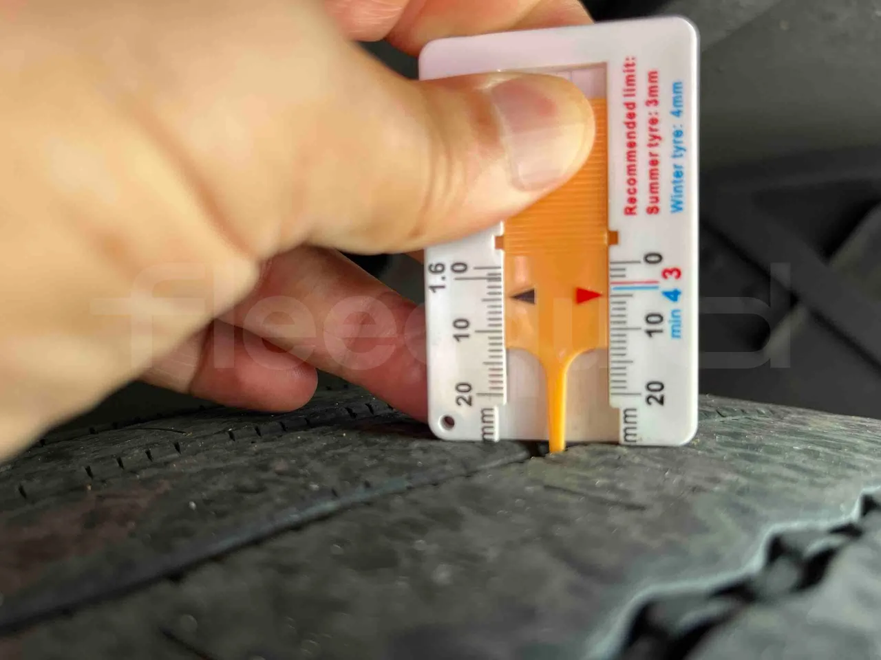 Iveco Magelys - First Axle Left Side: Tyre Thickness