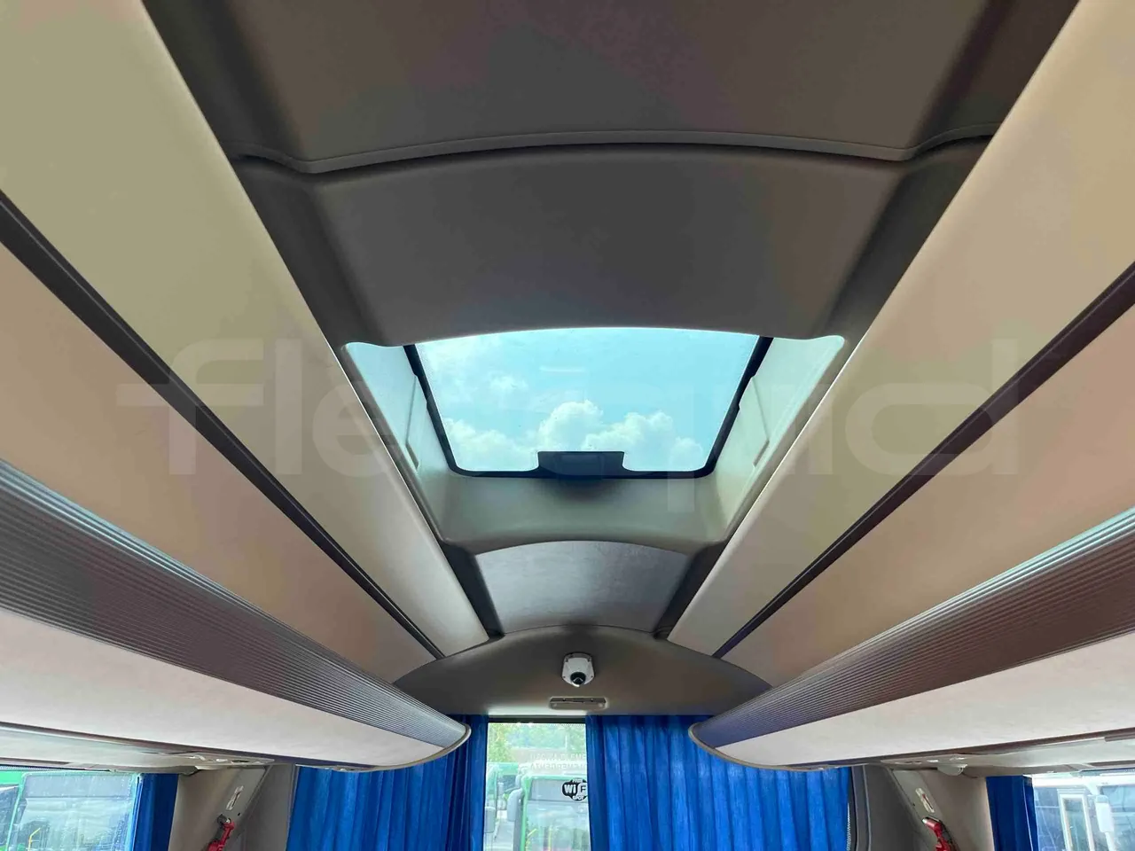 Iveco Magelys - Roof Hatch 1