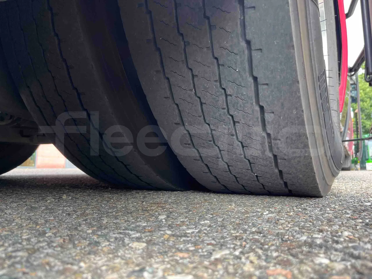 Iveco Magelys - Second Axle Right Side: Tyre Tread