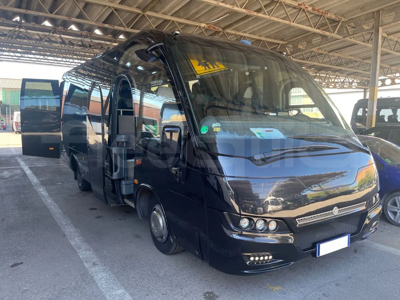 Indcar Mago 2 M2IV/M23/6A1DINNT / Euro 6 - 162 kW - 8.850 mt - 3/4 right front doors open