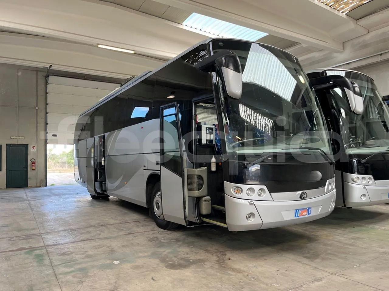 Beulas Scania Aura 18.460 - EUR3 - 338kW - 12m - 3/4 right front doors open