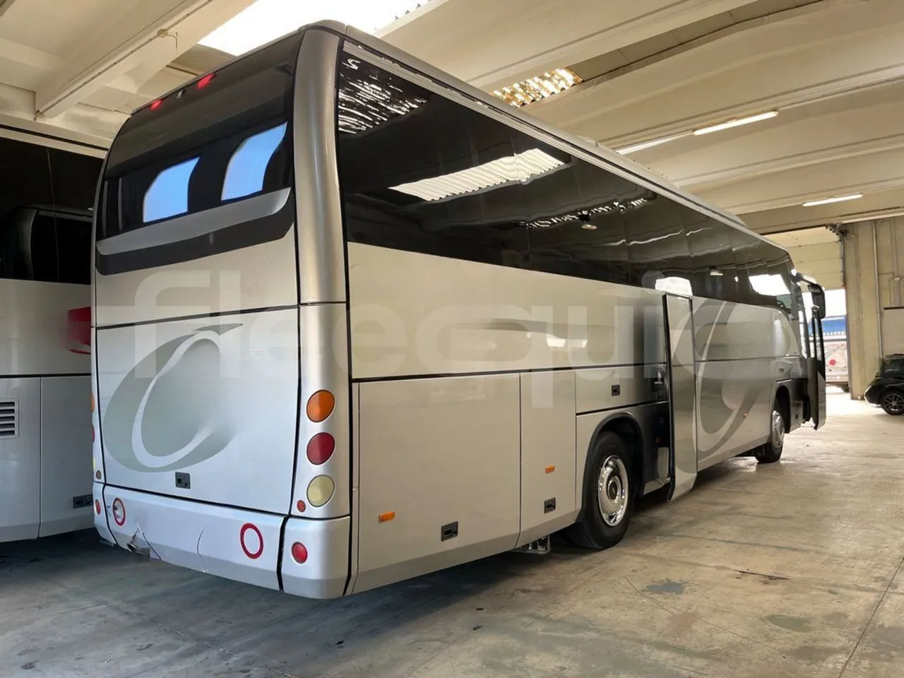 Beulas Scania Aura 18.460 - EUR3 - 338kW - 12m - 3/4 right rear doors open