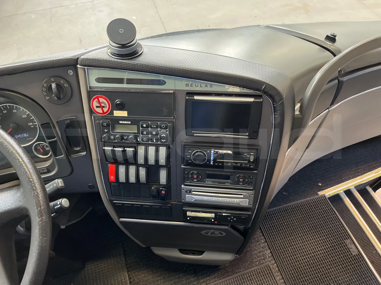 Beulas Scania Aura 18.460 - EUR3 - 338kW - 12m - radio accessories photo