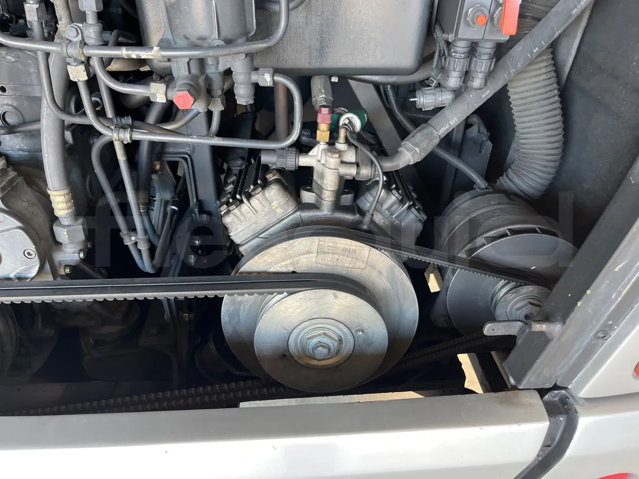 Beulas Scania Aura 18.460 - EUR3 - 338kW - 12m - air conditioning compressor