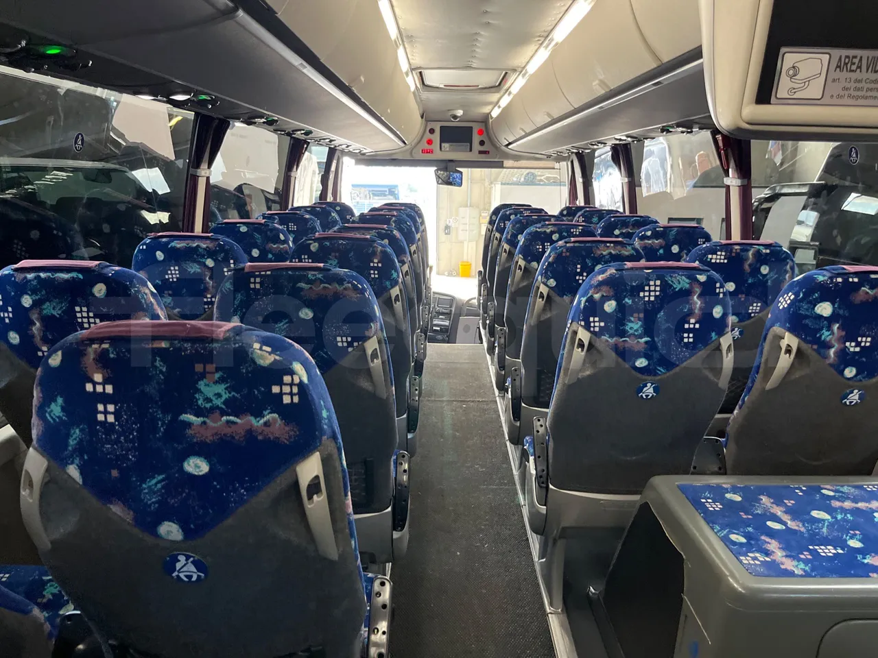 Beulas Scania Aura 18.460 - EUR3 - 338kW - 12m - forward view middle aisle