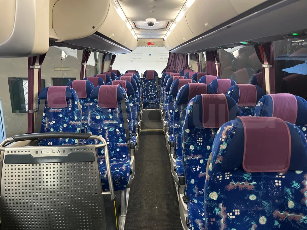 Beulas Scania Aura 18.460 - EUR3 - 338kW - 12m - reverse view middle aisle