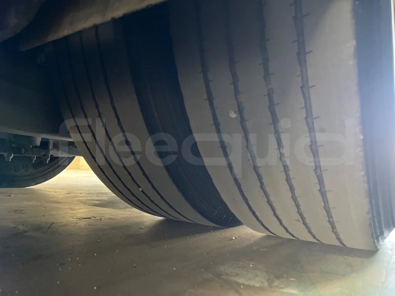 Beulas Scania Aura 18.460 - EUR3 - 338kW - 12m - tread condition front tires right
