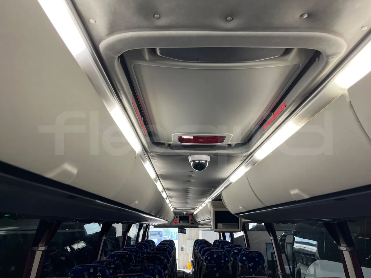 Beulas Scania Aura 18.460 - EUR3 - 338kW - 12m - overhead compartments photo
