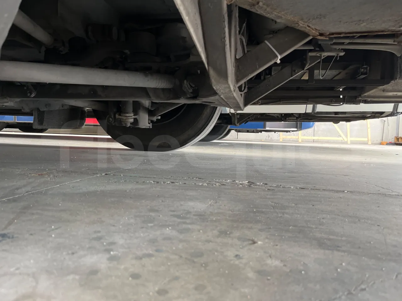 Beulas Scania Aura 18.460 - EUR3 - 338kW - 12m - front axle left side